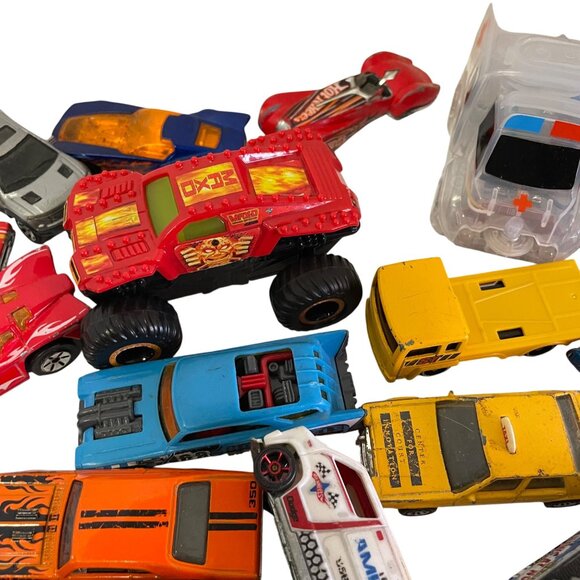 Vintage Hot Wheels Matchbox Die Cast Toy Car 38 Collection Snoopy Figure - Picture 8 of 10